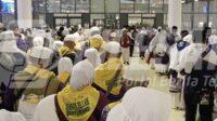 Ratusan jemaah Haji asal Banyuwangi yang tertahan di Jeddah Ratusan jemaah Haji asal Banyuwangi yang tertahan di Jeddah