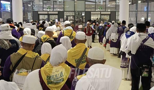 Ratusan jemaah Haji asal Banyuwangi yang tertahan di Jeddah