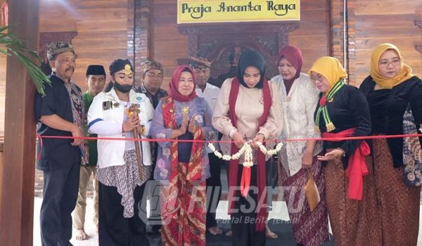 Wakil Bupati saat resmikan Tetenger Gubuk Praja Ananta Raya