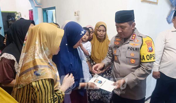 KAPOLRES Probolinggo AKBP M. Wahyudin Latif mendatangi rumah duka