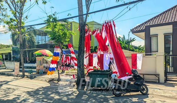 Pedagang Musiman Merah Putih mulai menghiasi Samang