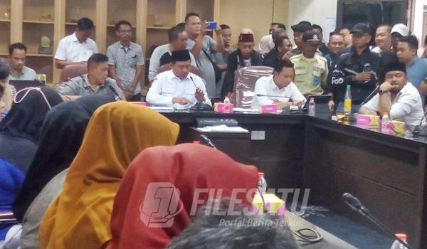 RDP DPRD Karawang dengan Masyarakat Karawang dan PT. FCC