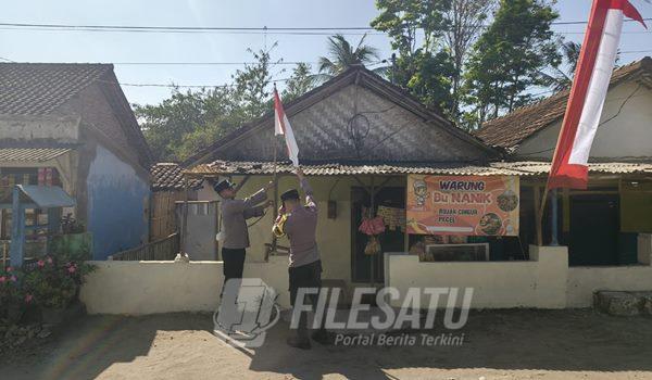 Dua Polisi Muda Polsek Ambulu