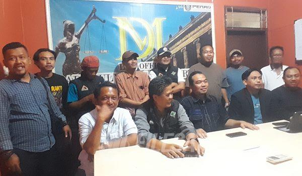 Konferensi Pers yang digelar LBH Cakra Indonesia