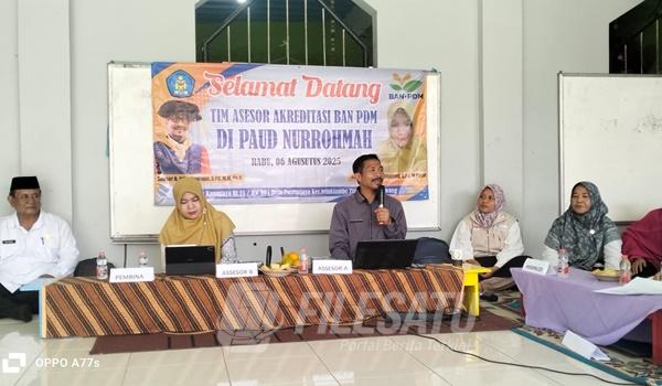 Tim Asesor Akreditasi dari BAN PDM saat kunjungi PAUD Nurrohmah