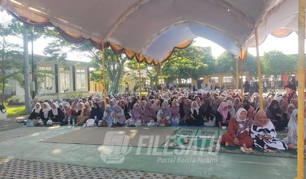 Maulud Nabi Besar Muhammad yang digelar SMA Negeri I Rawamerta Karawang