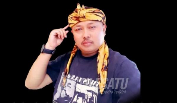 Pimpinan Group Jaipongan PMJ, Ujang Lanay