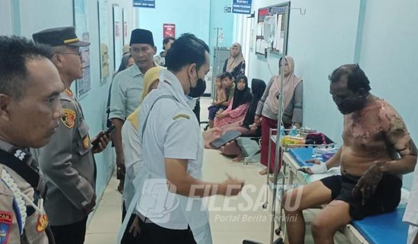 Pria yang diduga dirang bgal sadis saat mendapat pertolongan di rumah sakit