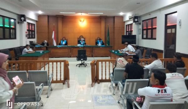 Suasana Sidang di PTUN Jawa Timur