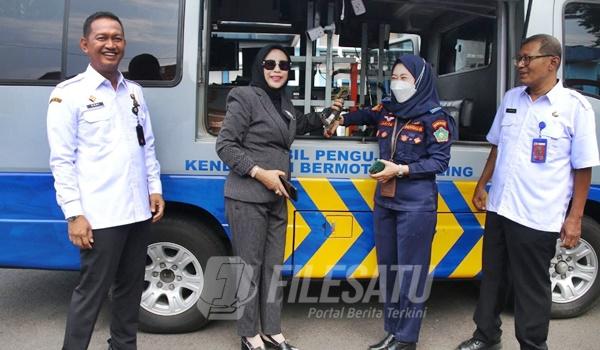WAKIL Bupati Hj. Mimik Idayana melakukan Sidak pada Uji KIR Dinas Perhubungan Kabupaten Sidoarjo