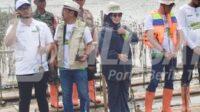 Anggota DPRD Jabar Sri Rahayu Agustia saat hadiri penanaman Mangrove di Cilamaya Anggota DPRD Jabar Sri Rahayu Agustia saat hadiri penanaman Mangrove di Cilamaya