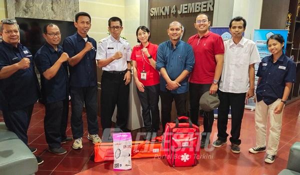 SMKN 4 Jember Terima Bantuan Kesiapsiagaan Bencana dari Palang Merah Jepang dan PMI