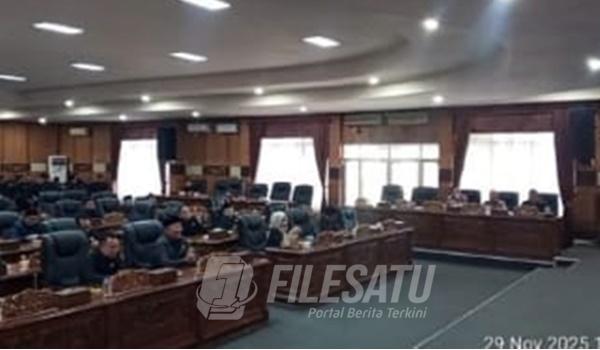 Rapat Paripurna ke-XLVIII DPRD Oku