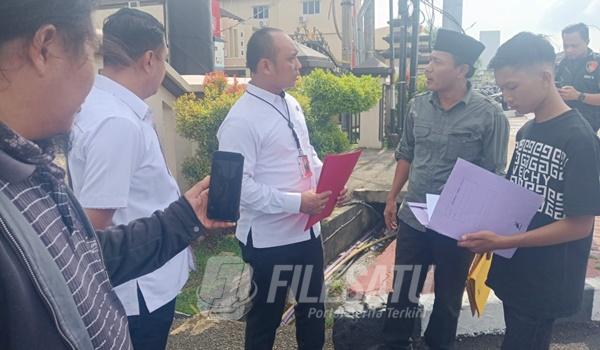 SCW OKU Gelar Aksi Demo di Polda Sumsel