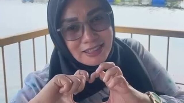 Anggota DPRD Jabar Hj. Sri Rahayu Agustina saat di Danau Cinta Walahar