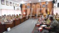 Bupati Sidoarjo pimpin rapat rutin coffee morning di kantor Setda Sidoarjo Bupati Sidoarjo pimpin rapat rutin coffee morning di kantor Setda Sidoarjo