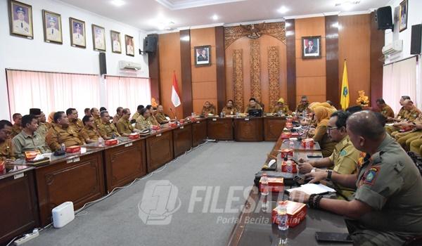 Bupati Sidoarjo pimpin rapat rutin coffee morning di kantor Setda Sidoarjo