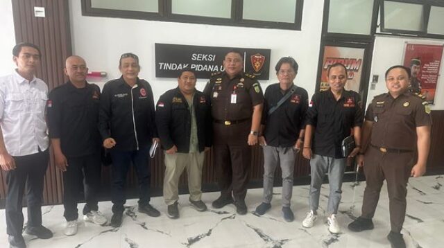 Kuasa Hukum GRIB Jaya bersama kejari Sidoarjo