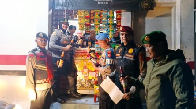 POLSEK  Megamendung menggelar patroli Kegiatan Rutin Yang Ditingkatkan (KRYD)