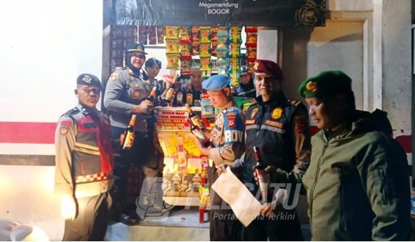 POLSEK  Megamendung menggelar patroli Kegiatan Rutin Yang Ditingkatkan (KRYD)