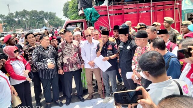 Aliansi Ormas dan LSM Datangi DPRD Sidoarjo