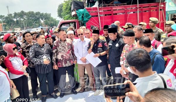 Aliansi Ormas dan LSM Datangi DPRD Sidoarjo