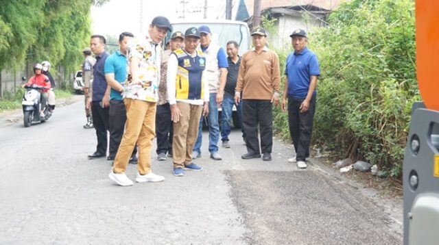 Bupati Subandi Saat 'Maraton' Pantau Perbaikan Jalan