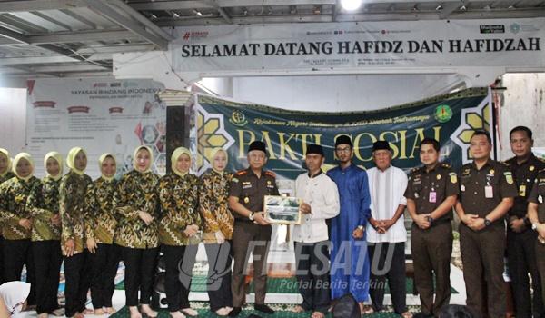 Kejari Indramayu Gelar Pasar Murah