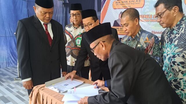 Serah Terima Jabatan Kepala SMADA