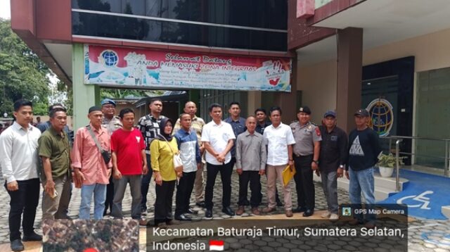 AKSI damai digelar oleh sejumlah masyarakat dan ahli waris di kantor Badan Pertanahan Nasional (BPN) Kabupaten Ogan Komering Ulu (OKU)