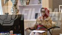 Bupati Lumajang Indah Amperawati saat rapat virtual