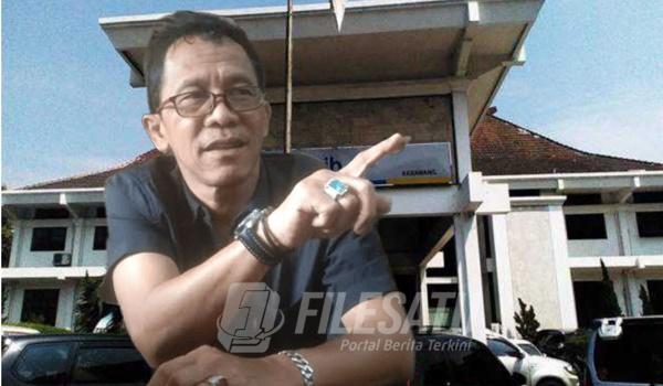 Ketua DPC Peradi Karawang Asep Agustian kritik pelayanan Bank BJB Karawang