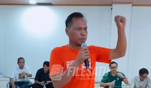 Ketua Konsulat Cabang FSPMI Karawang, Asmat Serum, S.H., M.H