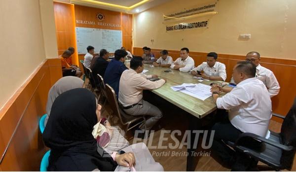 Suasana proses mediasi Restorative Justice di Ruang Keadilan Restoratif Polresta Banyuwangi