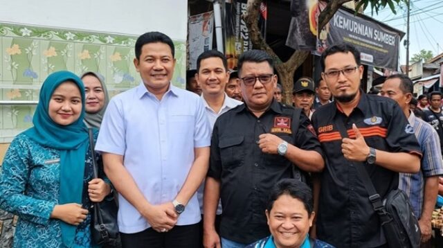 Bupati H. Suabandi berfoto bersama jajaran Pengurus GRB Jaya Sidoarjo