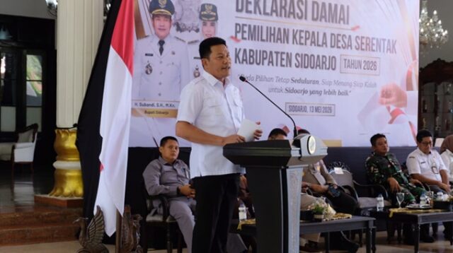 Bupati Sidoarjo H. Subandi memberikan sambutan saat Deklarasi Pilkades Damai