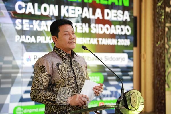 Bupati Sidoarjo H. Subandi saat berikan pembekalan pada cakades