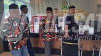 Organisasi masyarakat (Ormas) Laskar Merah Putih (LMP) bersama Brigez kembali menyambangi Kantor Kejaksaan Negeri (Kejari) Kabupaten Bekasi