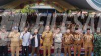 Penyerahan sertipikat program redistribusi tanah kepada masyarakat Desa Muara Burnai II