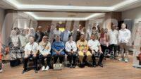 Peserta Rapat Koordinasi Sensus Ekonomi 2026 di Karawang berfoto bersama usai kegiatan yang dihadiri Kadin Karawang, BPS Jawa Barat, pelaku industri, dan pemangku kepentingan lainnya