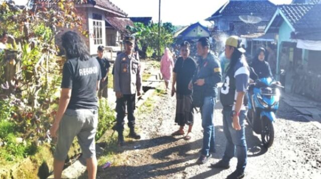 Polisi olah TKP Peemuan Mayat Pria