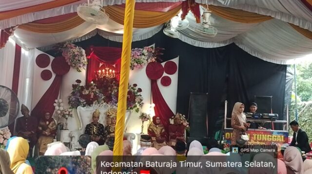 Resepsi pernikahan pasangan Echi Zulichya binti Julkipli dan Hengki bin Triyanto
