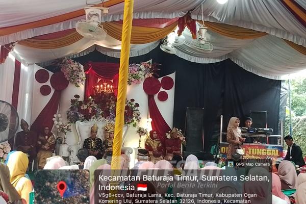 Resepsi pernikahan pasangan Echi Zulichya binti Julkipli dan Hengki bin Triyanto