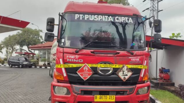 Menyoroti kasus penyitaan truk tangki Pertamina di SPBU Genteng Wetan, Banyuwangi terkait dugaan penyelewengan BBM
