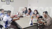 Pertemuan bipartit yang berlangsung di Ruang Meeting Main Office Lt. 2 PT Saranacentral Bajatama Tbk, Karawang
