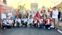 Ketua TP PKK Sriatun Subandiberfoto bersama usai Buka Pasar Rakyat Sembako Murah di Sidoarjo Ketua TP PKK Sriatun Subandiberfoto bersama usai Buka Pasar Rakyat Sembako Murah di Sidoarjo