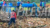 Korsda Genteng melakukan pembersihan Sampah di Pengairan Genteng