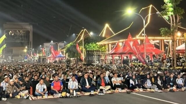 Ribuan Warga Padati Nobar Final Piala Dunia 2026 di Alun-Alun Sidoarjo
