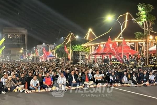 Ribuan Warga Padati Nobar Final Piala Dunia 2026 di Alun-Alun Sidoarjo