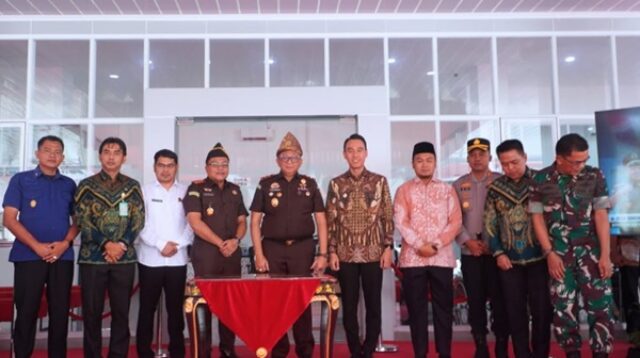 Sinergi Wujudkan Kepastian Hukum, BPN OKI Hadiri Peresmian Gedung Kejaksaan Negeri dan Serahkan Sertipikat BMN serta PTSL